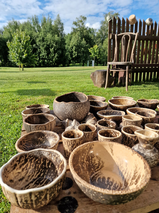 Pirmyn į praeitį: keramikos dekoravimas duonos raugu