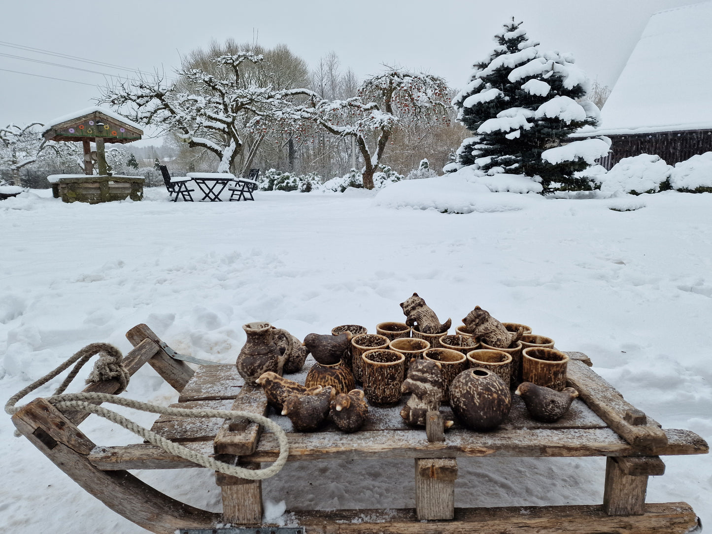 Pirmyn į praeitį: keramikos dekoravimas duonos raugu