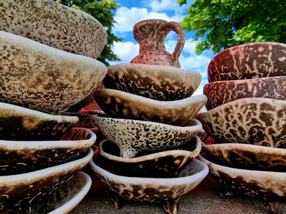 Pirmyn į praeitį: keramikos dekoravimas duonos raugu